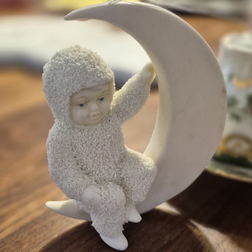 Charming White Moon Dept.26 Snowbabies Holiday Decor